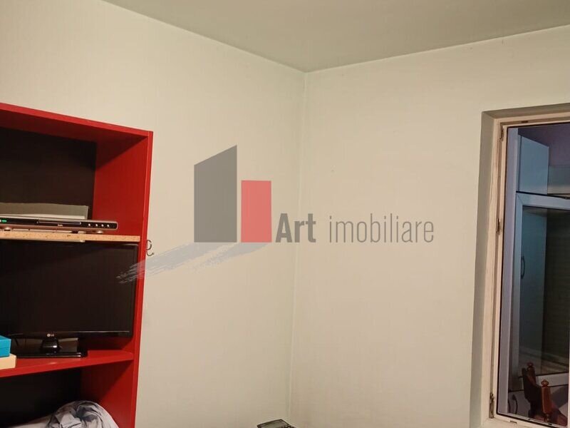 Bd. Obregia vanzare apartament semidecomandat 2 camere