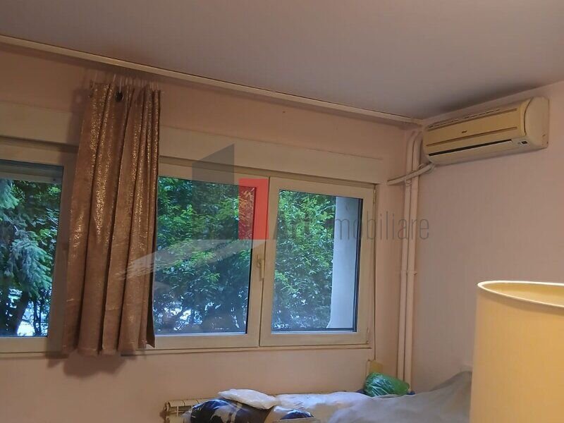 Bd. Obregia vanzare apartament semidecomandat 2 camere